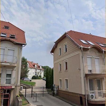 barnApartman Apartment Eger Bagian luar foto