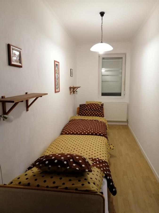 barnApartman Apartment Eger Bagian luar foto