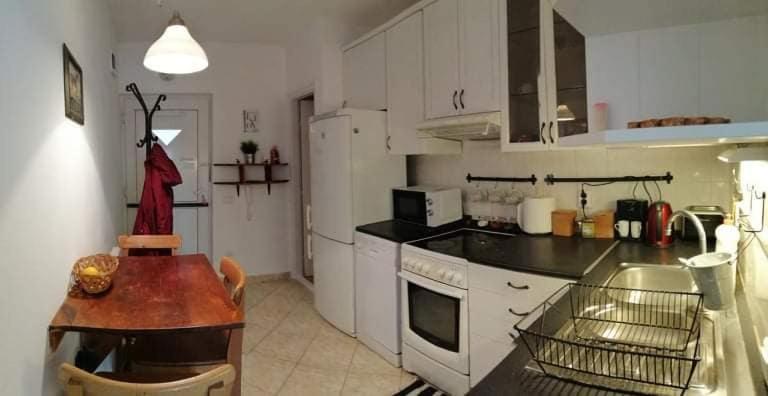 barnApartman Apartment Eger Bagian luar foto